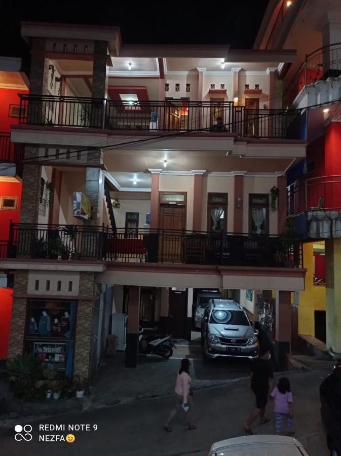 Villa Neza Sarangan Exterior photo